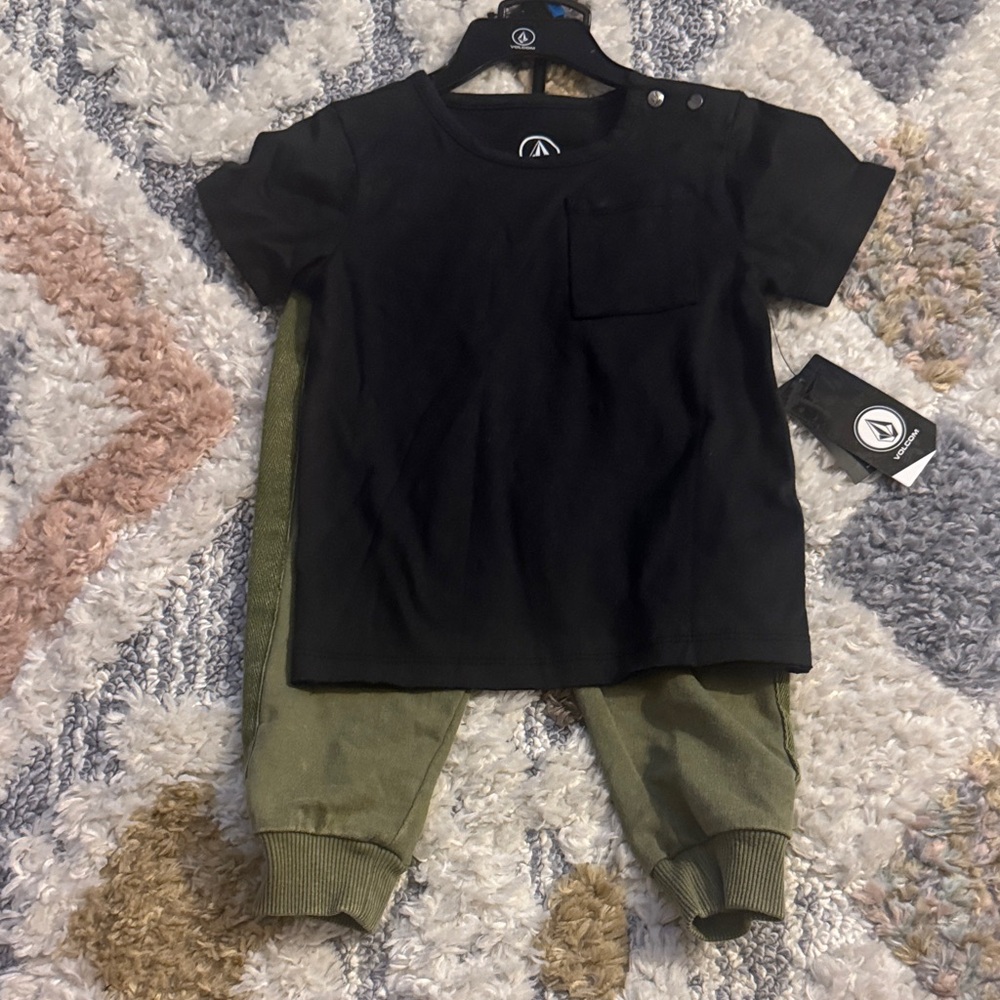 Volcom Black T-Shirt with Pocket